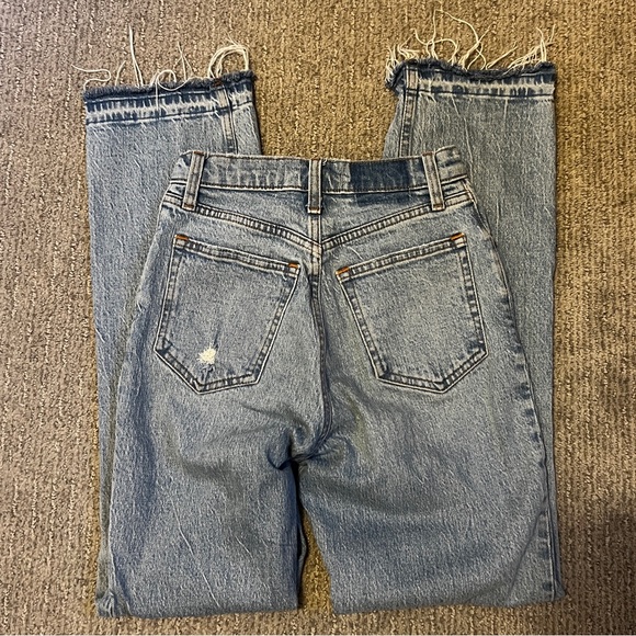 EUC Abercrombie & Fitch Curve Love Ultra High Rise 90s Straight Jean - Picture 4 of 5